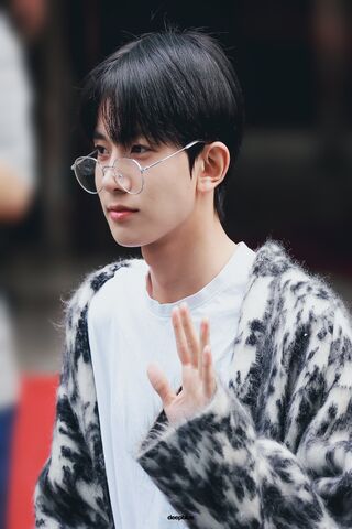 Stylish Wave 🌟