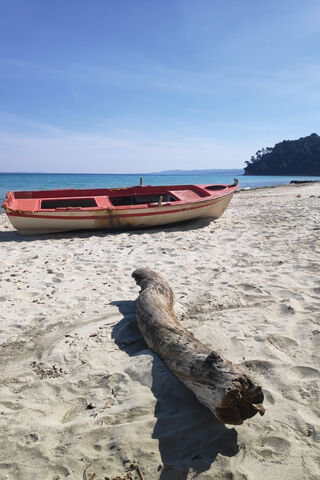 Tranquil Beach Escape �..