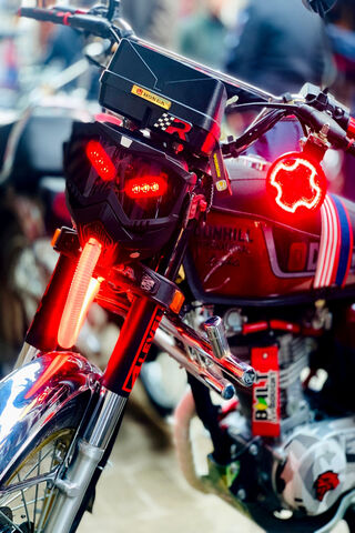 Honda 125: The Ultimate..