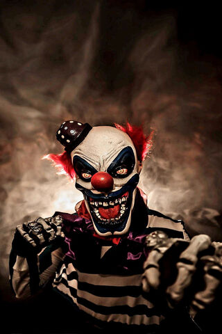 Terrifying Clown Encounter 🎭👻
