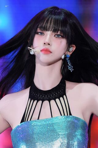 Dazzling Performance Un..