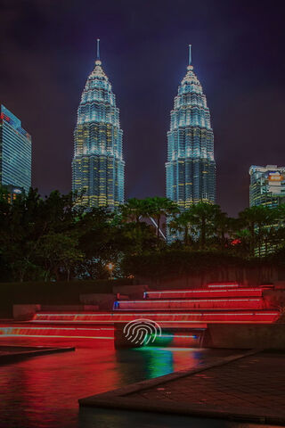 KLCC: A Nighttime Marvel 🌆✨