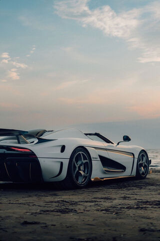 Koenigsegg Regera: The Ultimate Hypercar Experience 🚗✨