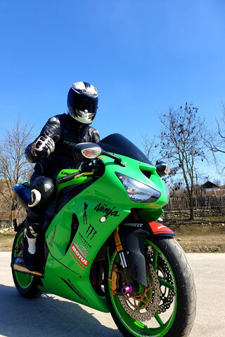 Thrilling Ride on a Gre..