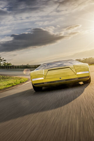 Futuristic Yellow Dream Machine 🚗✨