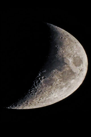 Glowing Crescent Moon 🌙✨