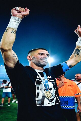 n'Celebrating Victory: The Spirit of Mariano Andujar 🎉⚽