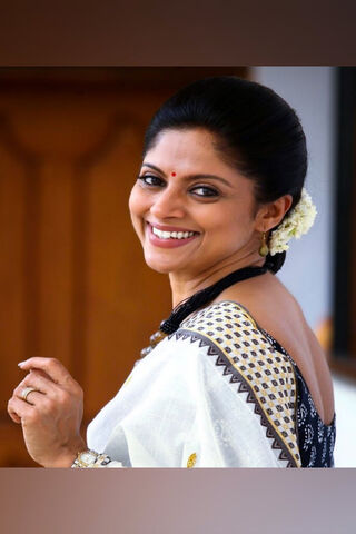 Nadhiya: A Radiant Smile