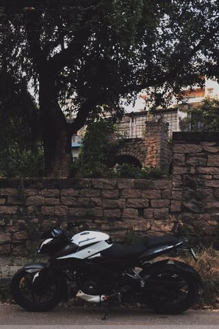 Urban Escape: A Motorcy..
