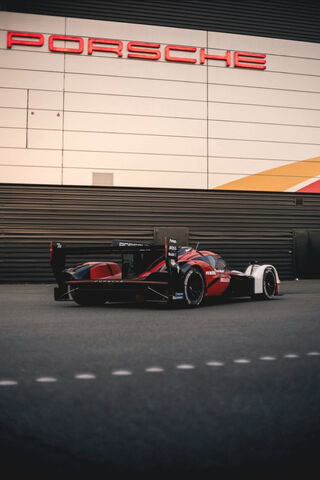 Speed Meets Style: The Porsche Race Car 🏎️✨