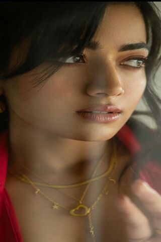 Captivating Gaze ✨