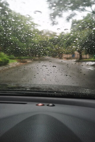 Rainy Day Drive 🌧️🚗