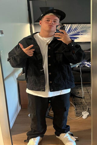 Stylish Selfie Vibes 📸✨