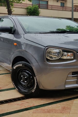 Sleek and Shiny: A Rainy Day Ride ☔🚗
