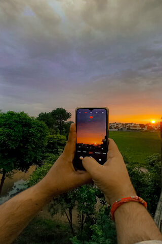Capturing the Golden Ho..