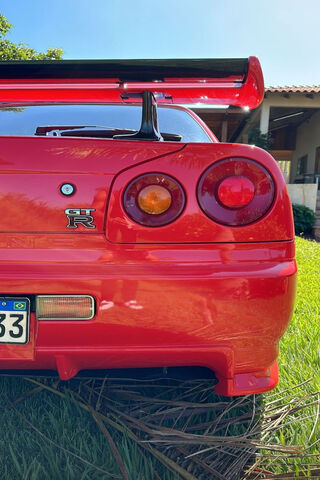 Iconic Red Racer 🚗🔥