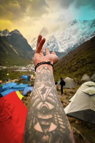 Mountain Vibes: The Spi..