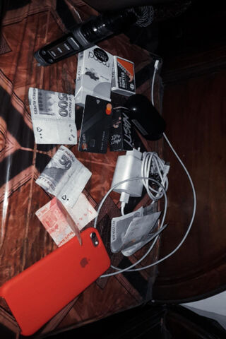 Everyday Essentials 📱💳