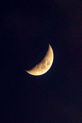 Glowing Crescent Moon 🌙✨