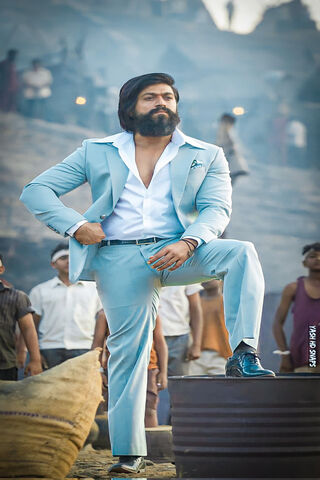 Stylish Stance in the S..