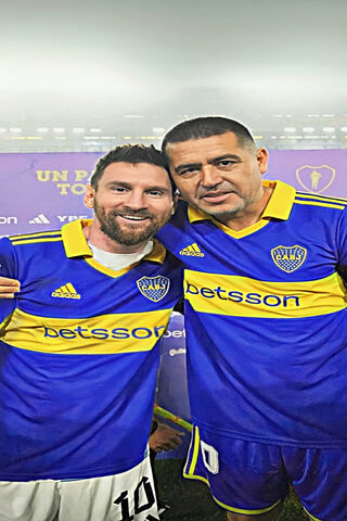 Legends Unite on the Fi..