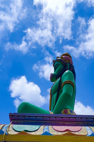 Majestic Green Deity Un..