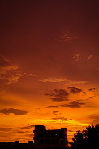 Breathtaking Sunset Glo..