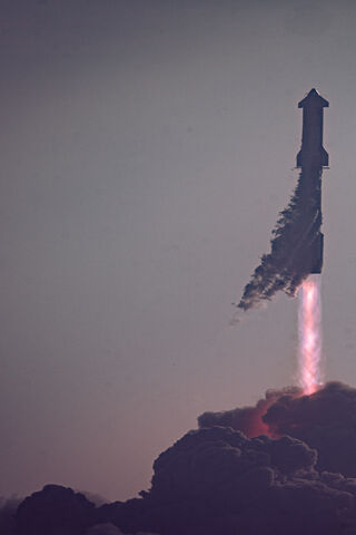 Soaring to New Frontiers: The SpaceX Starship Launch 🚀✨