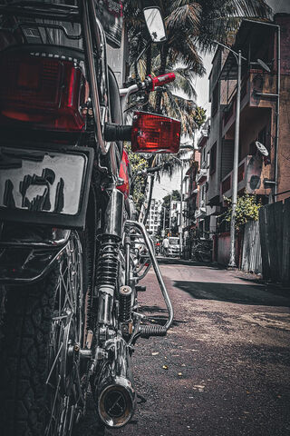 Urban Ride 🚴‍♂️🌆