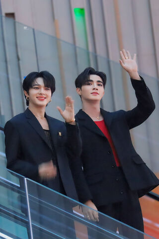 Stylish Duo Waves Hello..