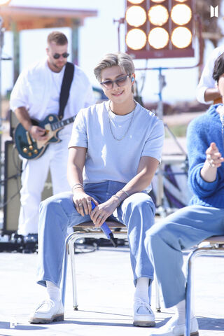 Chill Vibes with RM 🎶✨