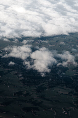 Above the Clouds: A Serene Landscape 🌥️🌍