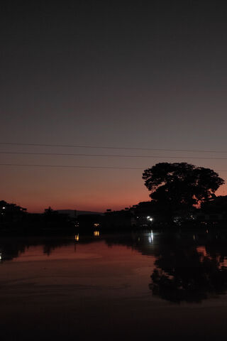 Serene Sunset Reflectio..