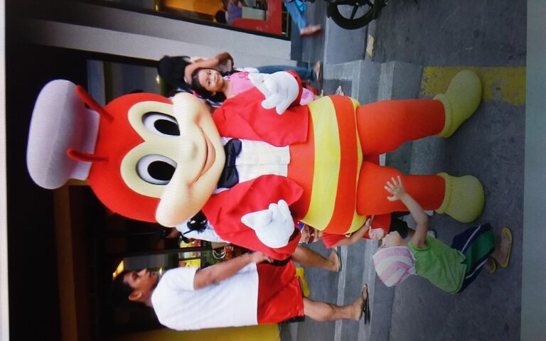 Jolly Encounter with a Mascot! 🐝🎉