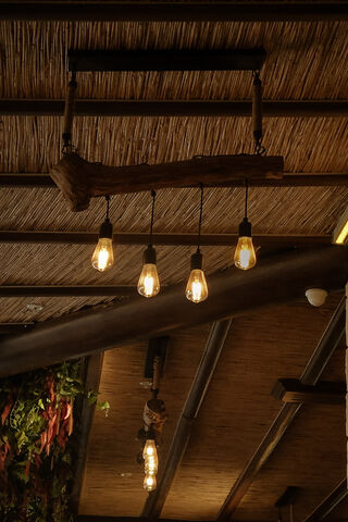 Rustic Charm: A Cozy Li..