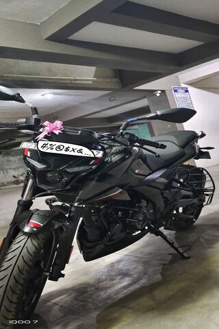 Stylish Ride with a Tou..