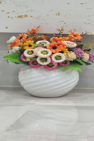 Vibrant Floral Arrangem..