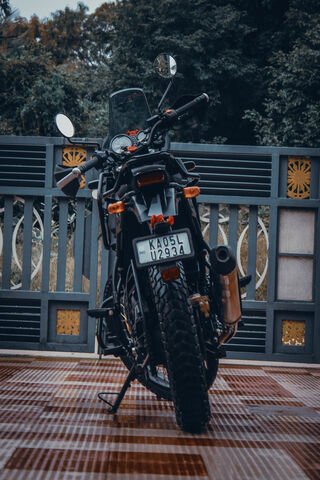 Black Sleat Himalayan: The Adventurer's Ride 🏍️🌄