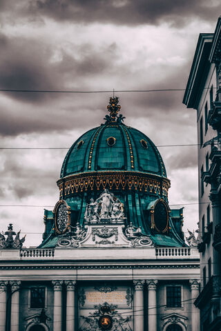 Majestic Dome Under Dra..