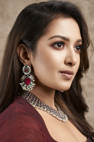 Elegant Beauty in Traditional Jewelry ✨