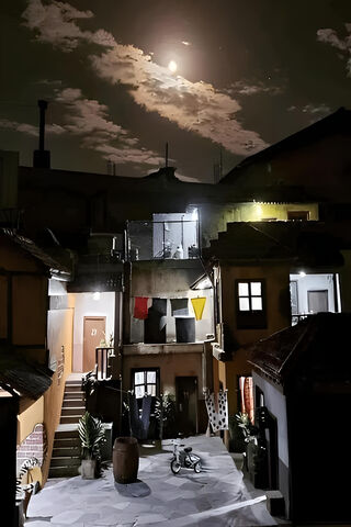 Moonlit Alleyway 🌙🏘️