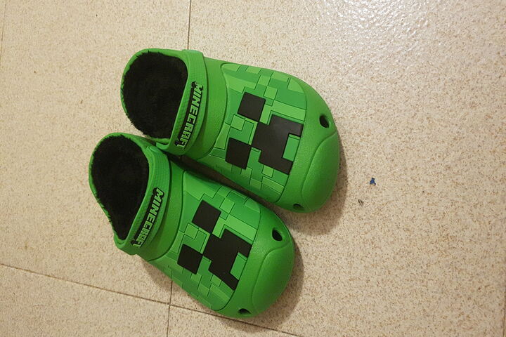 Cool Minecraft Clogs! �..