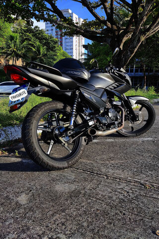 Sleek Ride in the Sun ☀️🏍️
