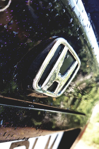Shiny Honda Emblem Afte..