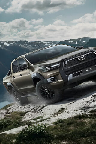 Hilux Invincible X
