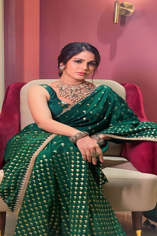 Elegant in Emerald 🌟