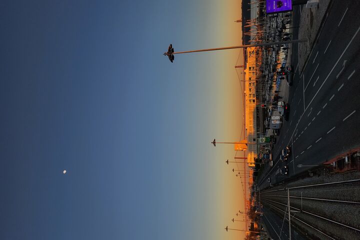 Lisboa at Dusk: A Seren..