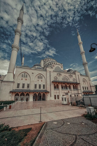 Majestic Mosque Under a..