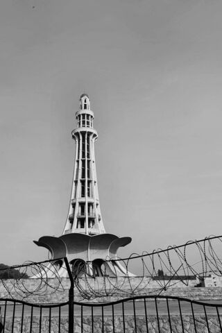 Majestic Minar-e-Pakist..