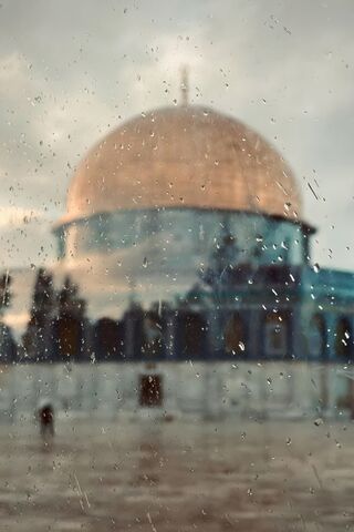 Raindrops on the Golden Dome: A Glimpse of Jerusalem